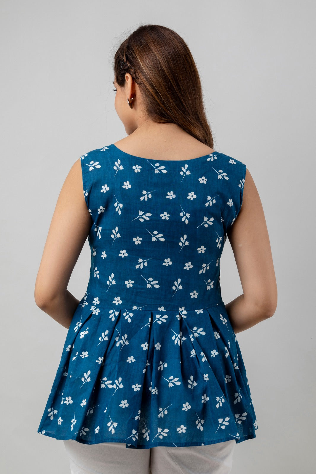 COTTON BLUE & WHITE SHORT TOP